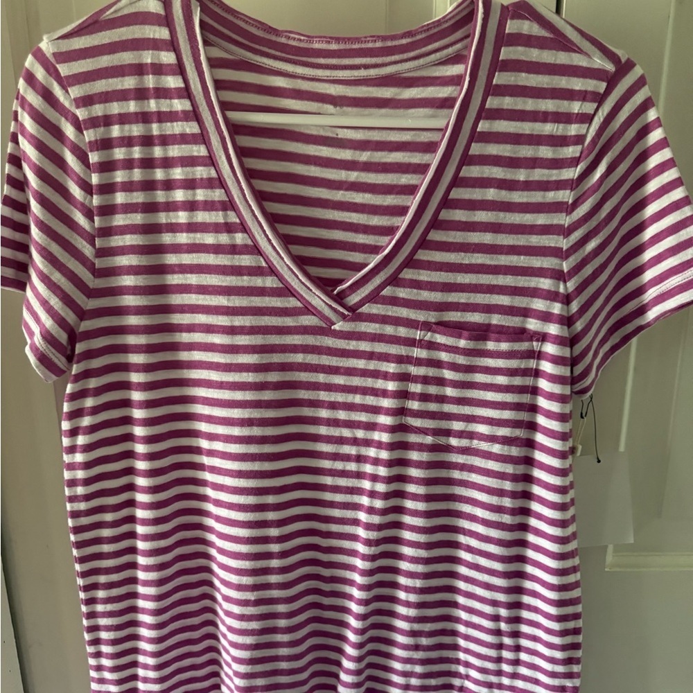 🔥🔥 $10 WEEKEND CLEARANCE! 🔥🔥

NWT Caslon Purple and White Striped Tee